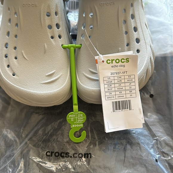 Crocs New - Picture 2 of 4